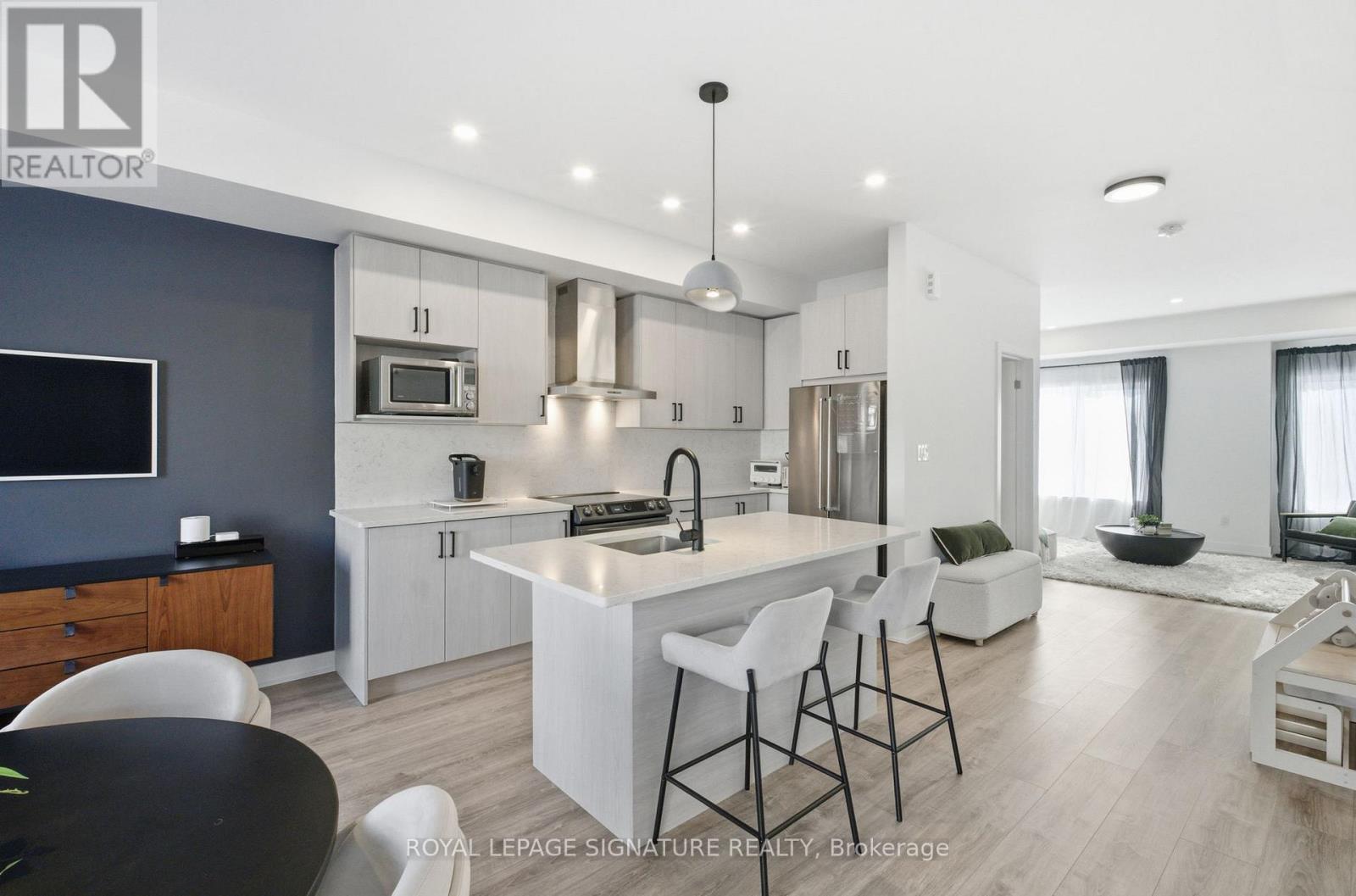 82 Covington Crescent, Whitchurch-Stouffville, Ontario  L4A 4W8 - Photo 5 - N12751436