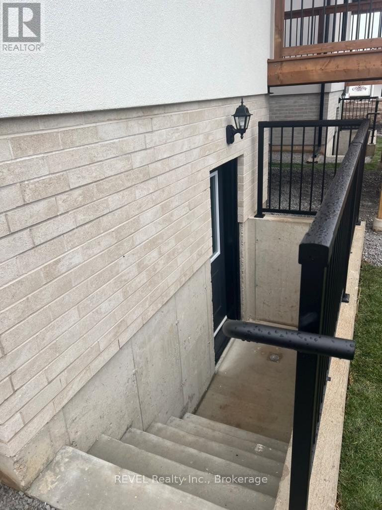 6129 Curlin Crescent, Niagara Falls, Ontario  L2H 3W8 - Photo 3 - X12654166