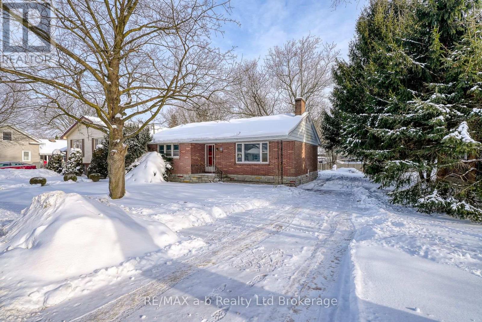 387 WELLINGTON STREET, Ingersoll, Ontario