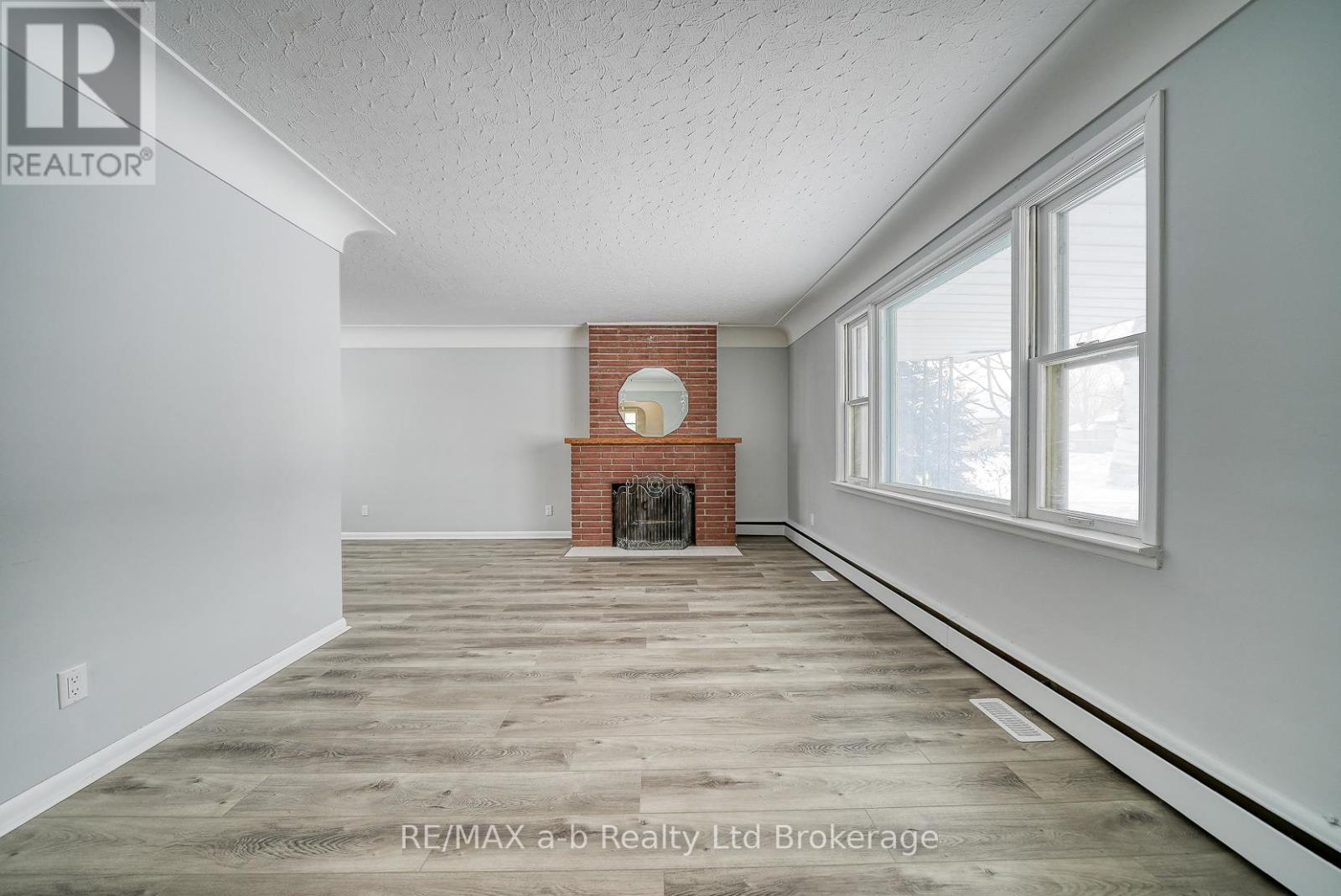 387 Wellington Street, Ingersoll, Ontario  N5C 3L6 - Photo 13 - X12752012