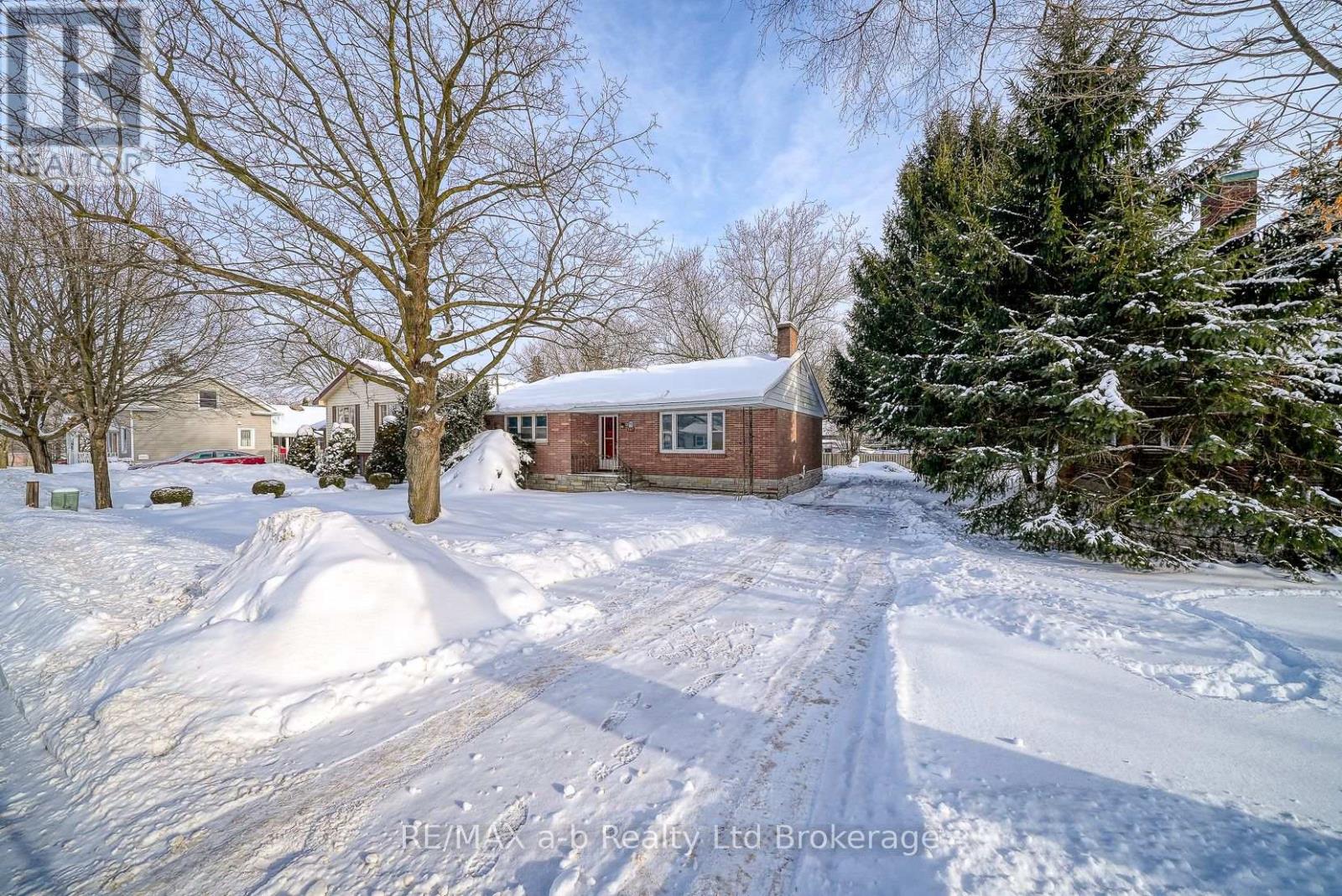 387 Wellington Street, Ingersoll, Ontario  N5C 3L6 - Photo 2 - X12752012