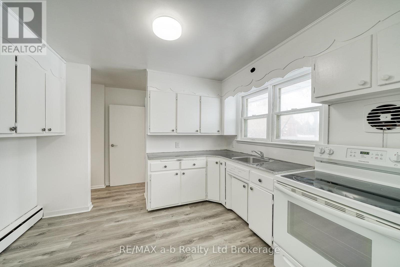 387 Wellington Street, Ingersoll, Ontario  N5C 3L6 - Photo 20 - X12752012