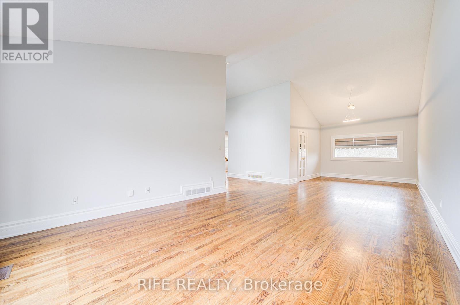 17 Bramble Drive, Toronto, Ontario  M3B 2E9 - Photo 8 - C12751914