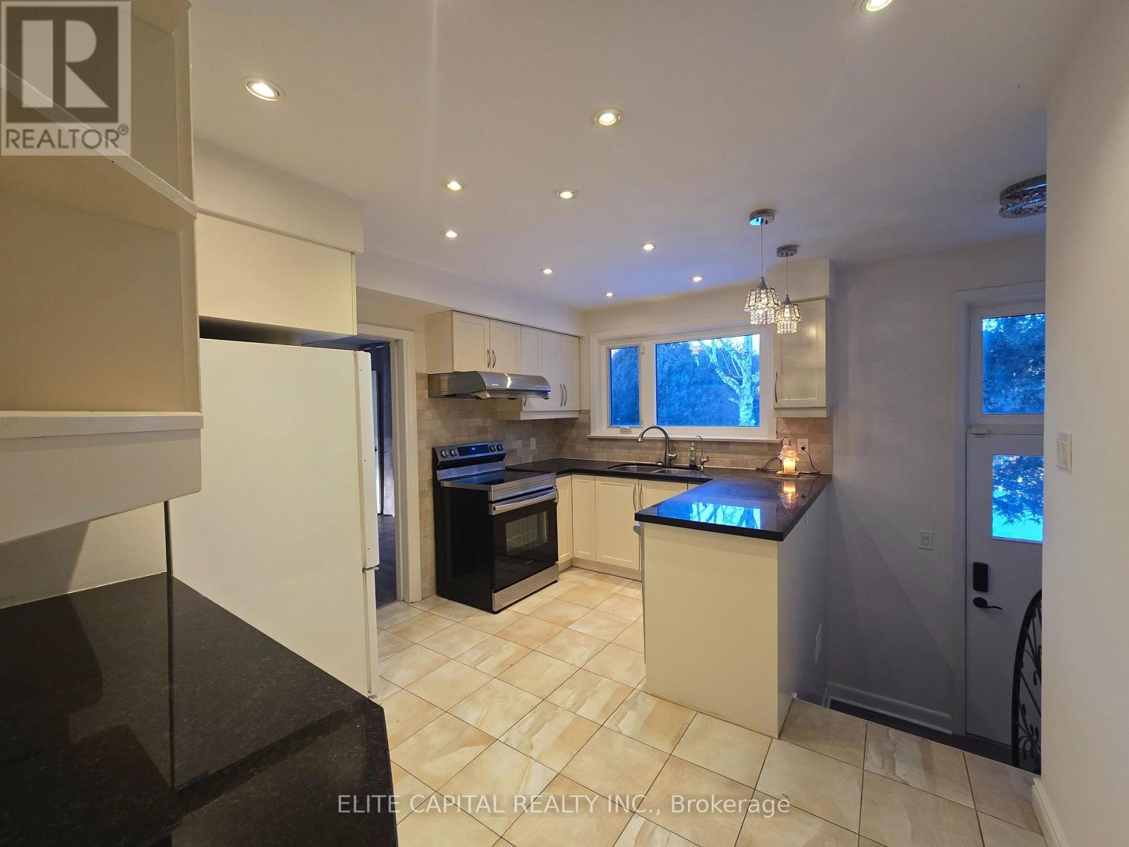 23 Parmbelle Crescent, Toronto, Ontario  M3A 3G5 - Photo 4 - C12751948