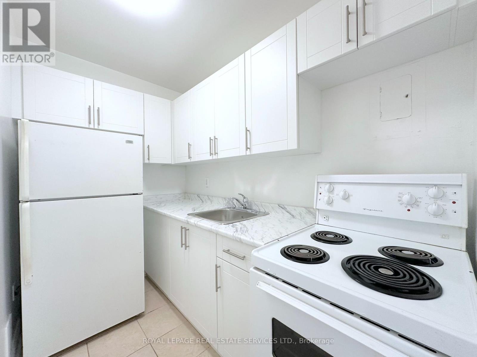 402 - 276 St Clair Avenue W, Toronto, Ontario  M4V 1R9 - Photo 8 - C12751990