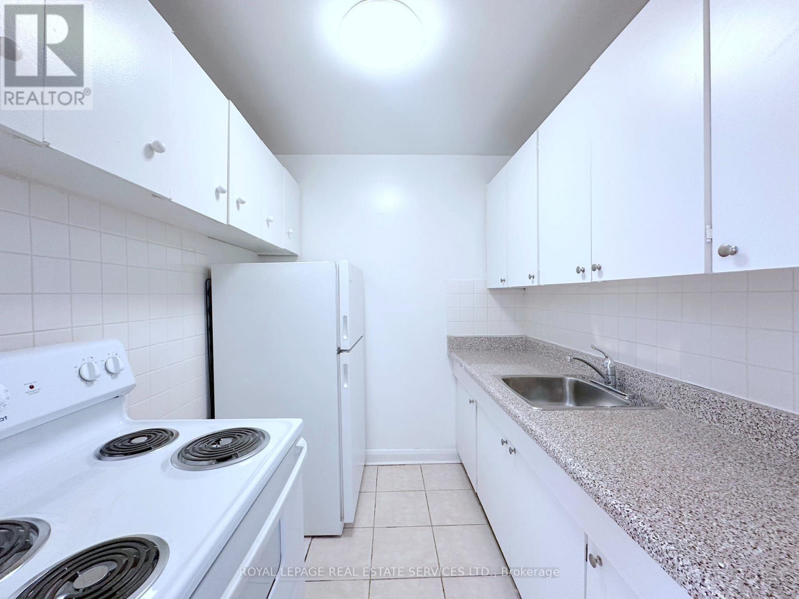 208 - 276 St Clair Avenue W, Toronto (Casa Loma), Ontario  M4V 1R9 - Photo 5 - C12751994