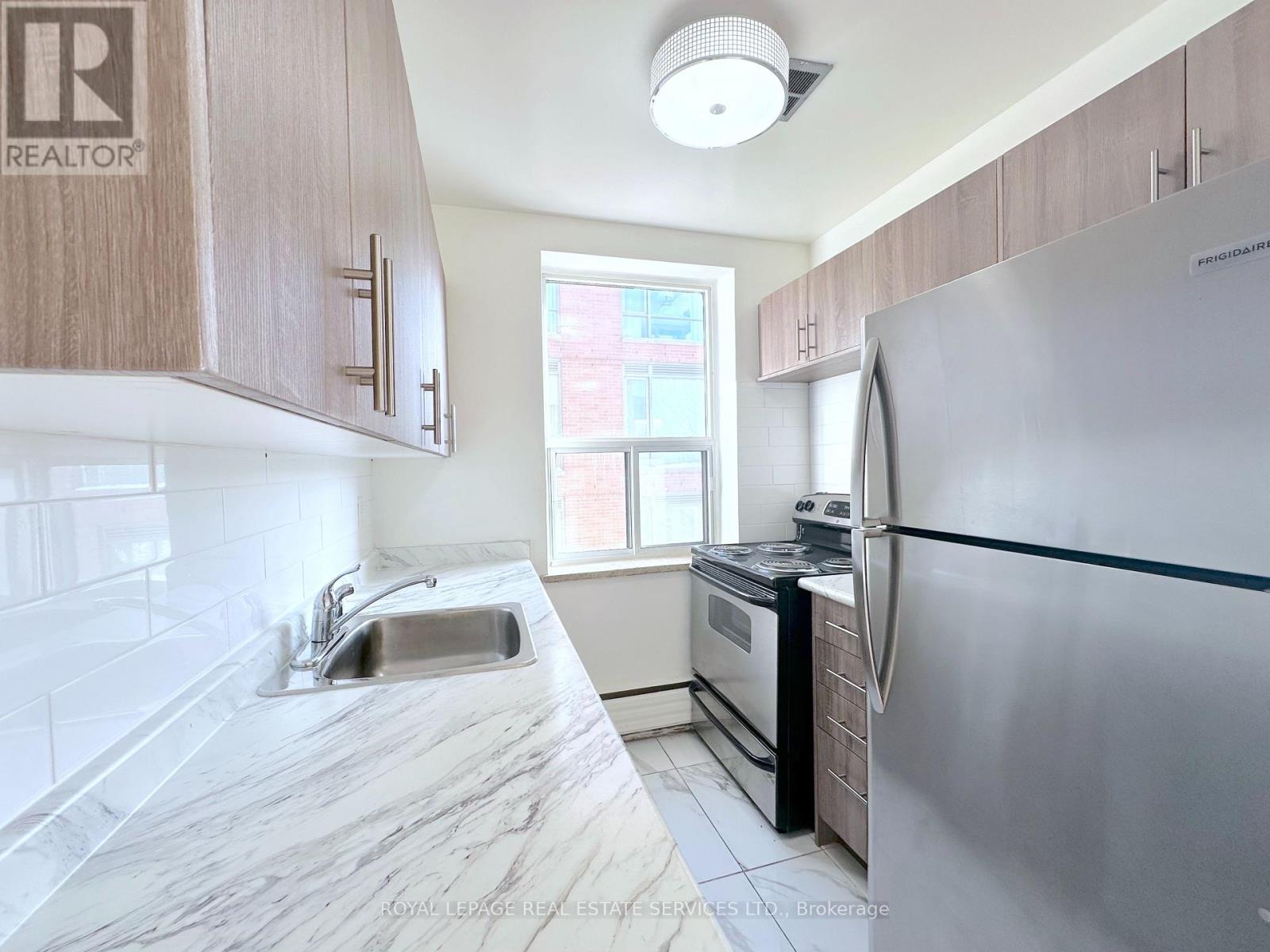 304 - 276 St Clair Avenue W, Toronto (Casa Loma), Ontario  M4V 1R9 - Photo 4 - C12752004