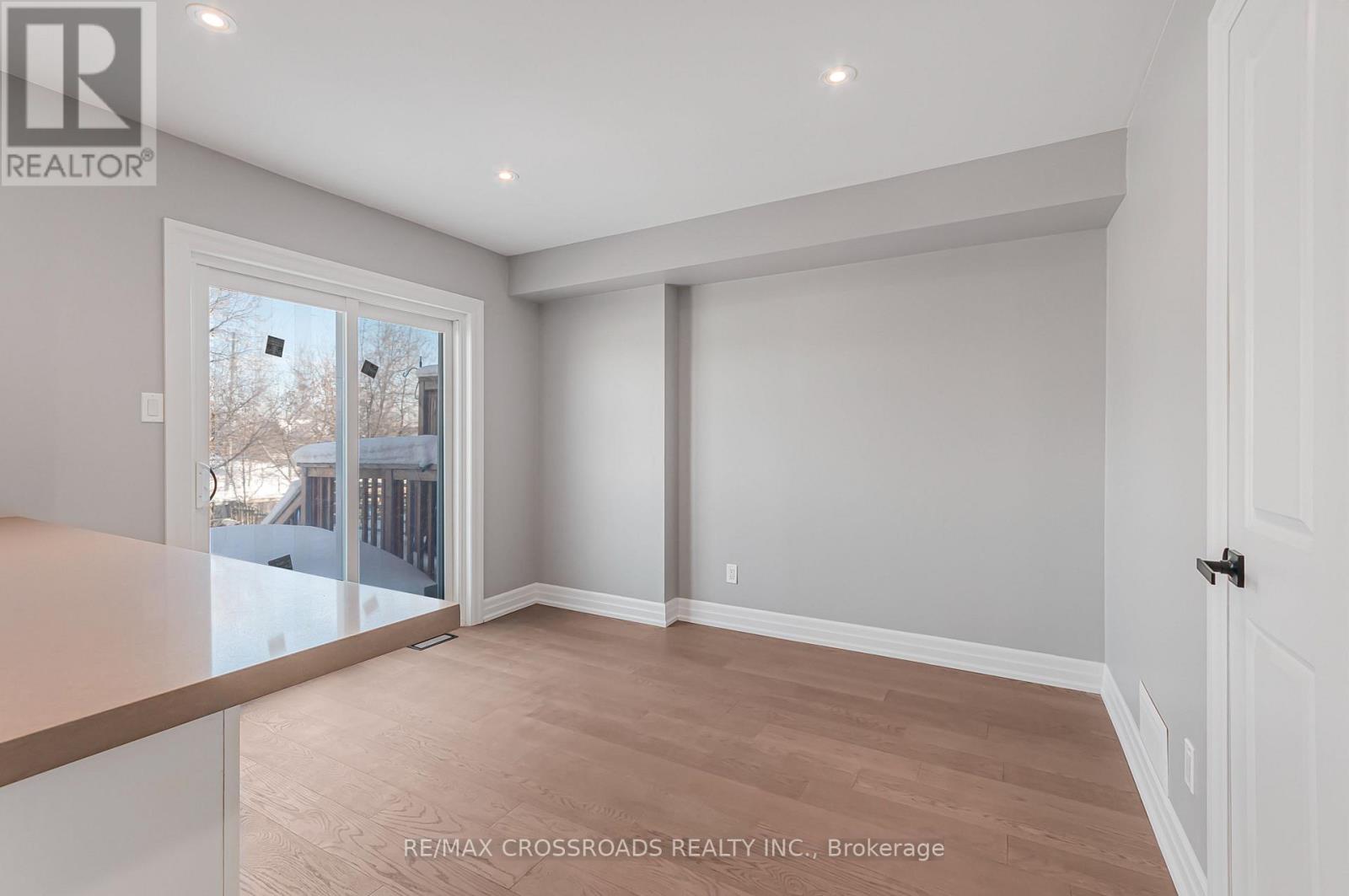 51 Hattie Court, Georgina, Ontario  L4P 3C8 - Photo 7 - N12747238