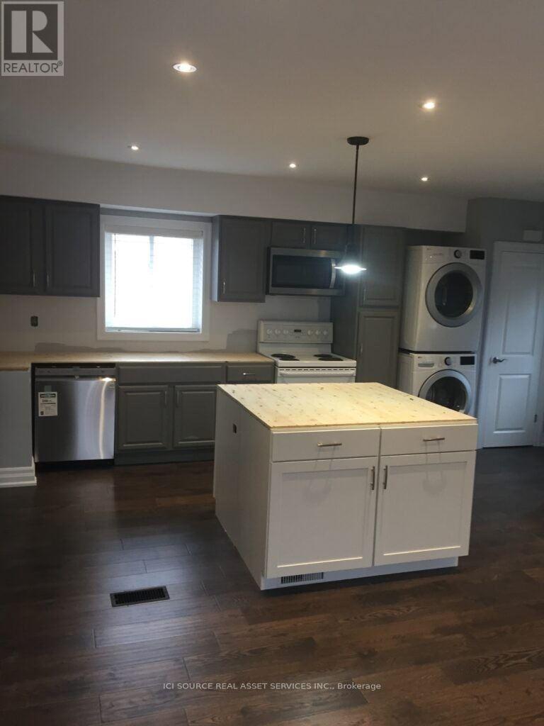 Main Fl - 17 Hubert Avenue, Toronto, Ontario  M1K 1Z7 - Photo 3 - E12752030