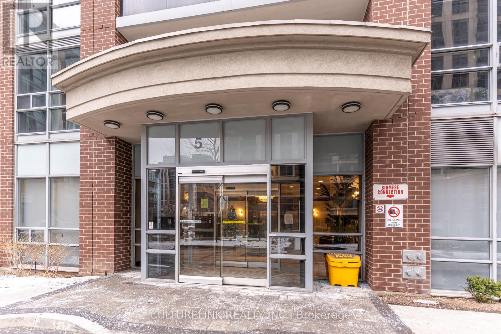 2209 - 5 Michael Power Place, Toronto, Ontario  M9A 0A3 - Photo 15 - W12671238