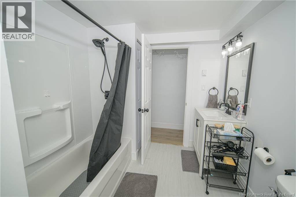 214 Driftwood Loop, Fredericton, New Brunswick  E3B 7P2 - Photo 22 - NB133066