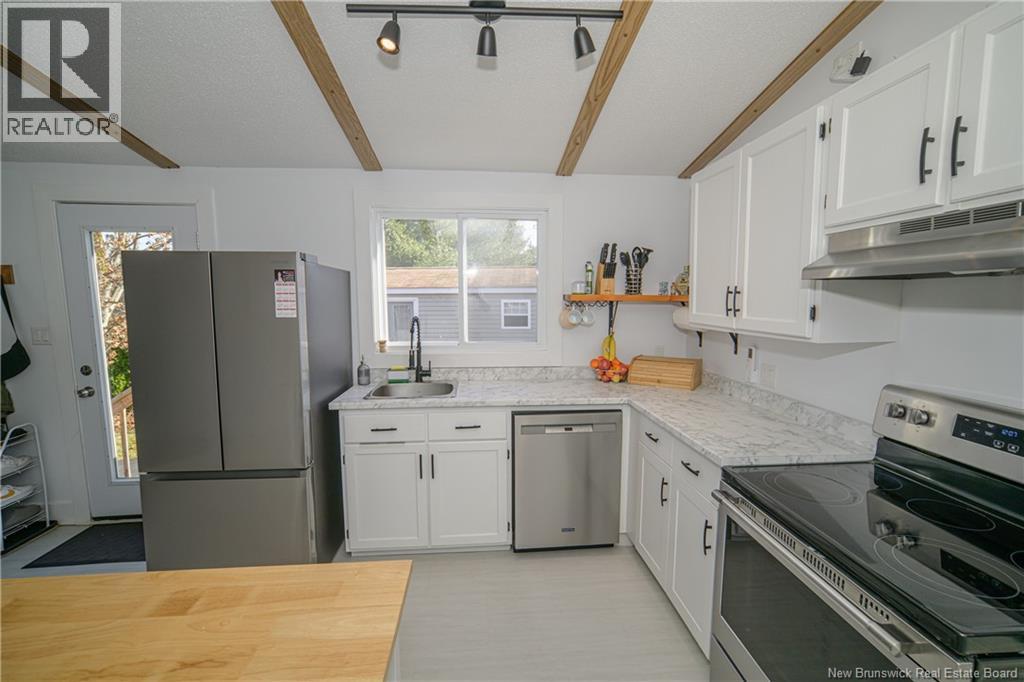 214 Driftwood Loop, Fredericton, New Brunswick  E3B 7P2 - Photo 6 - NB133066