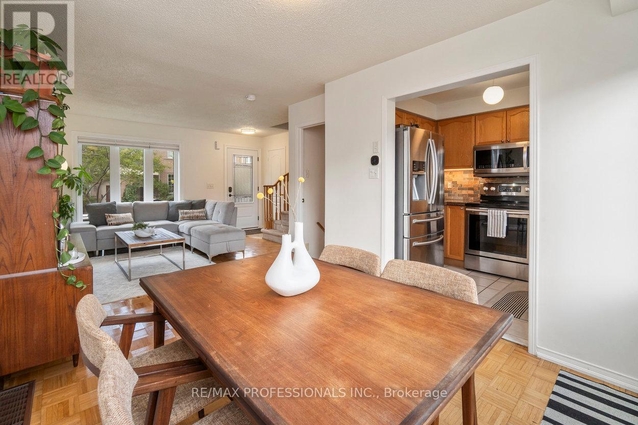 47 Tarragona Boulevard, Toronto (Junction Area), Ontario  M6N 5C2 - Photo 13 - W12751962