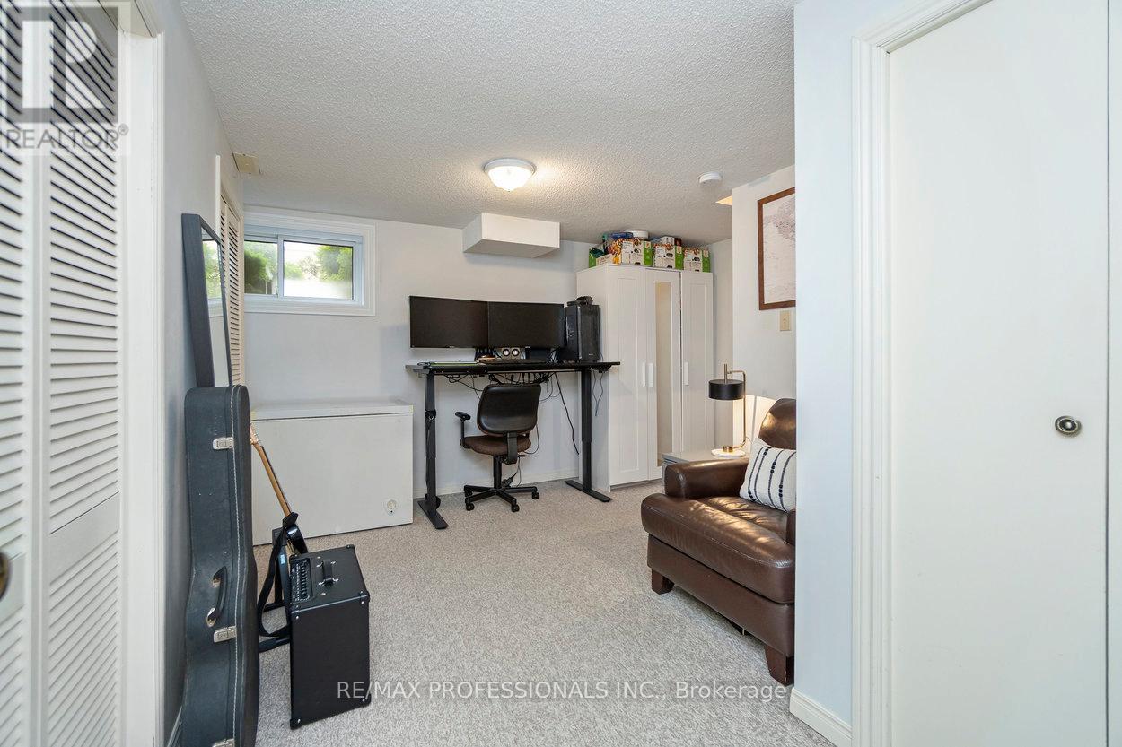 47 Tarragona Boulevard, Toronto (Junction Area), Ontario  M6N 5C2 - Photo 28 - W12751962