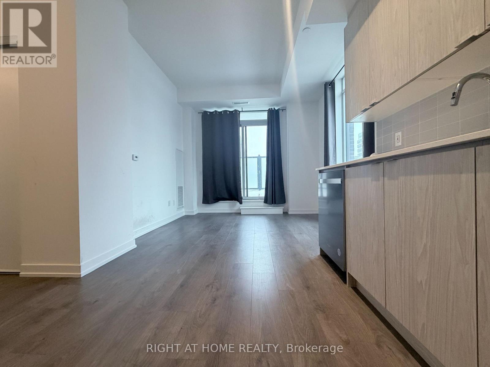 218 - 55 Duke Street W, Kitchener, Ontario  N2H 0B4 - Photo 17 - X12752034