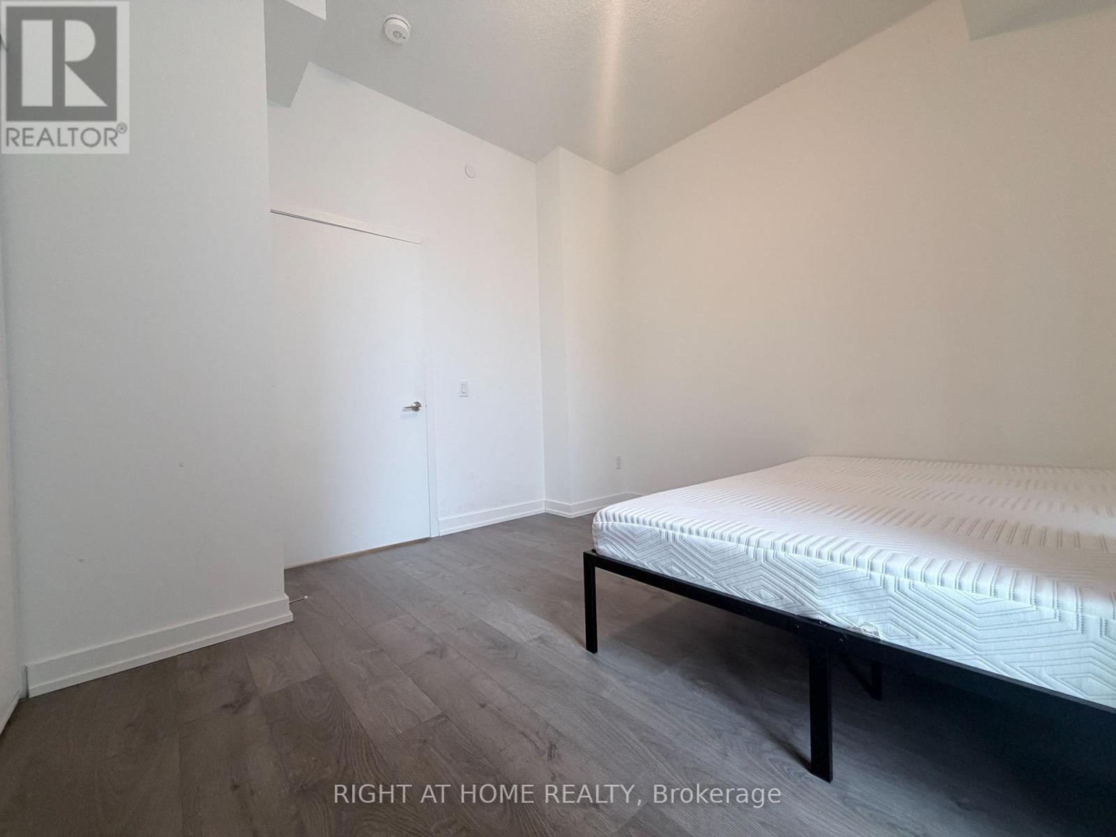 218 - 55 Duke Street W, Kitchener, Ontario  N2H 0B4 - Photo 25 - X12752034