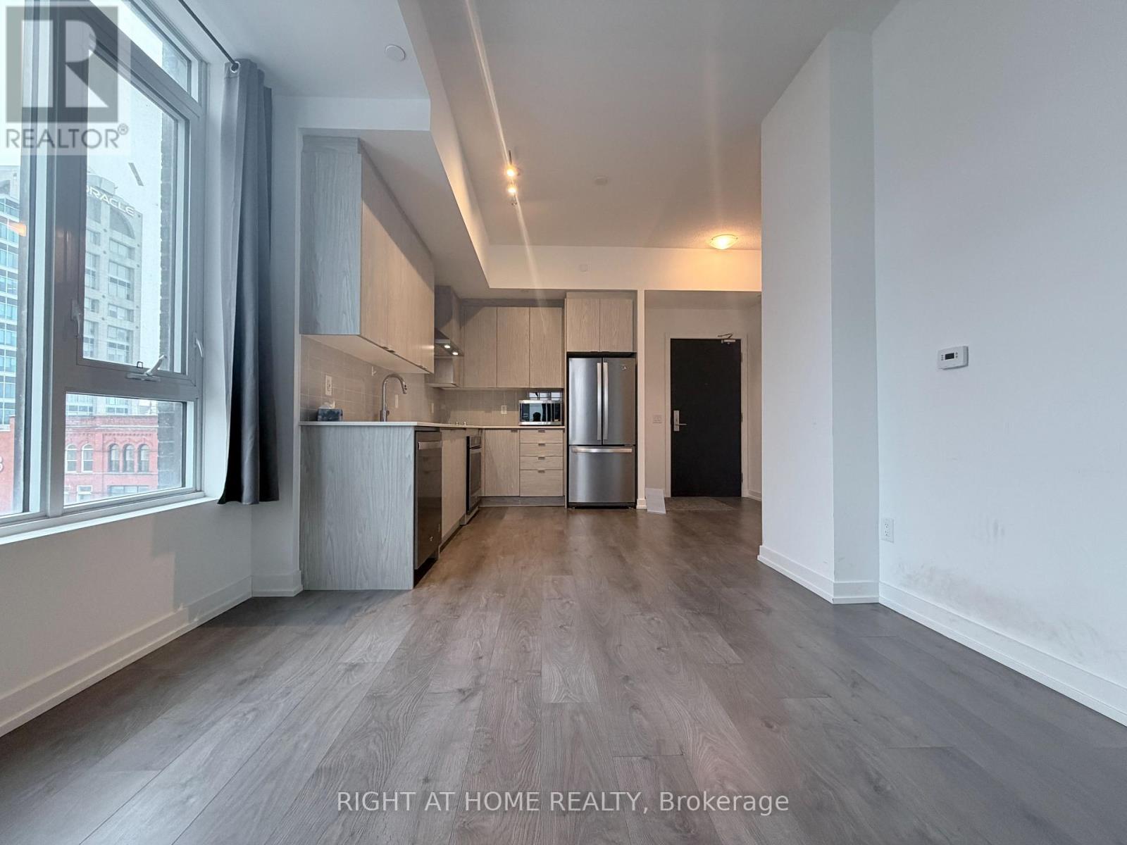 218 - 55 Duke Street W, Kitchener, Ontario  N2H 0B4 - Photo 4 - X12752034