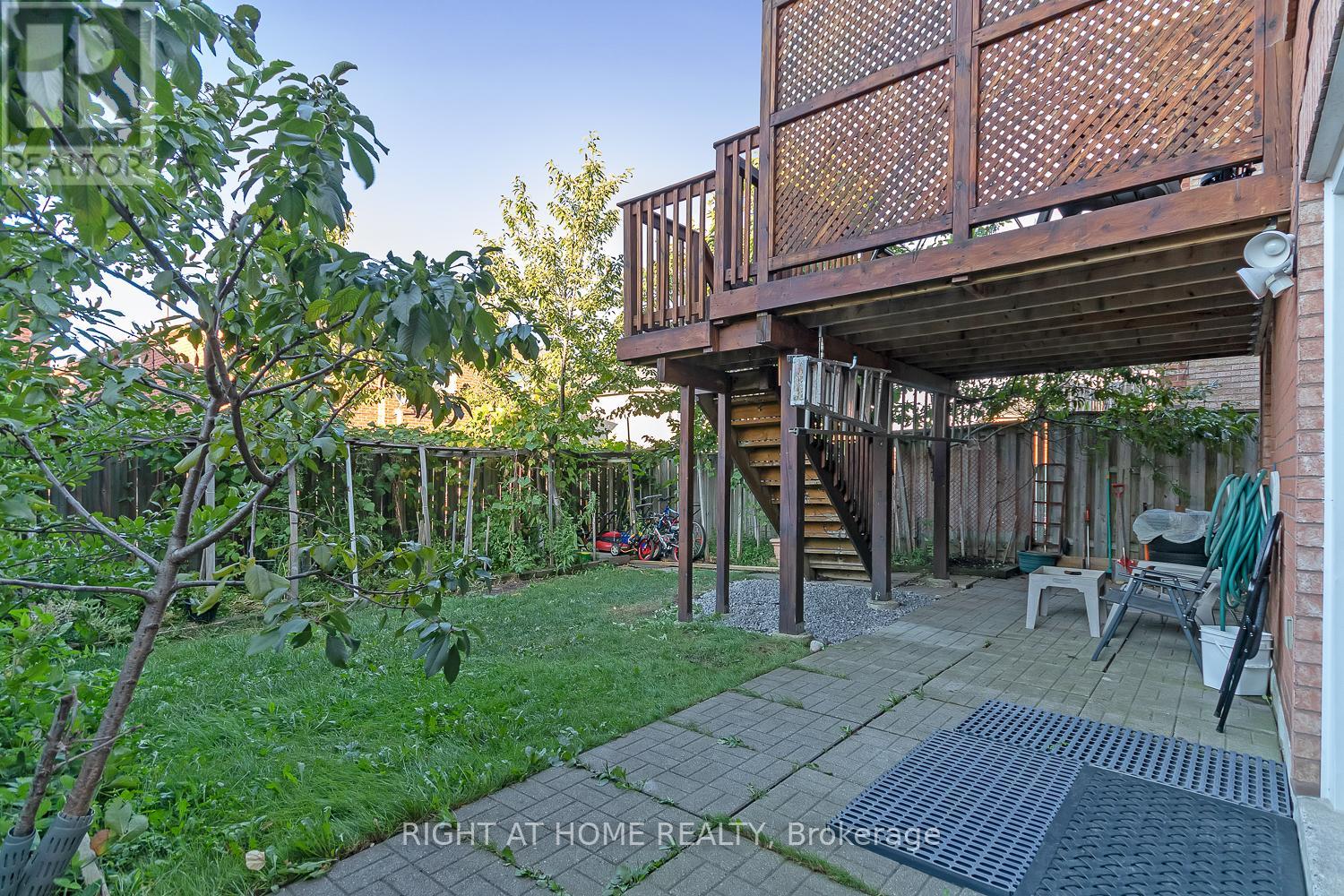 5268 Floral Hill Crescent, Mississauga (East Credit), Ontario  L5V 1V4 - Photo 11 - W12751732