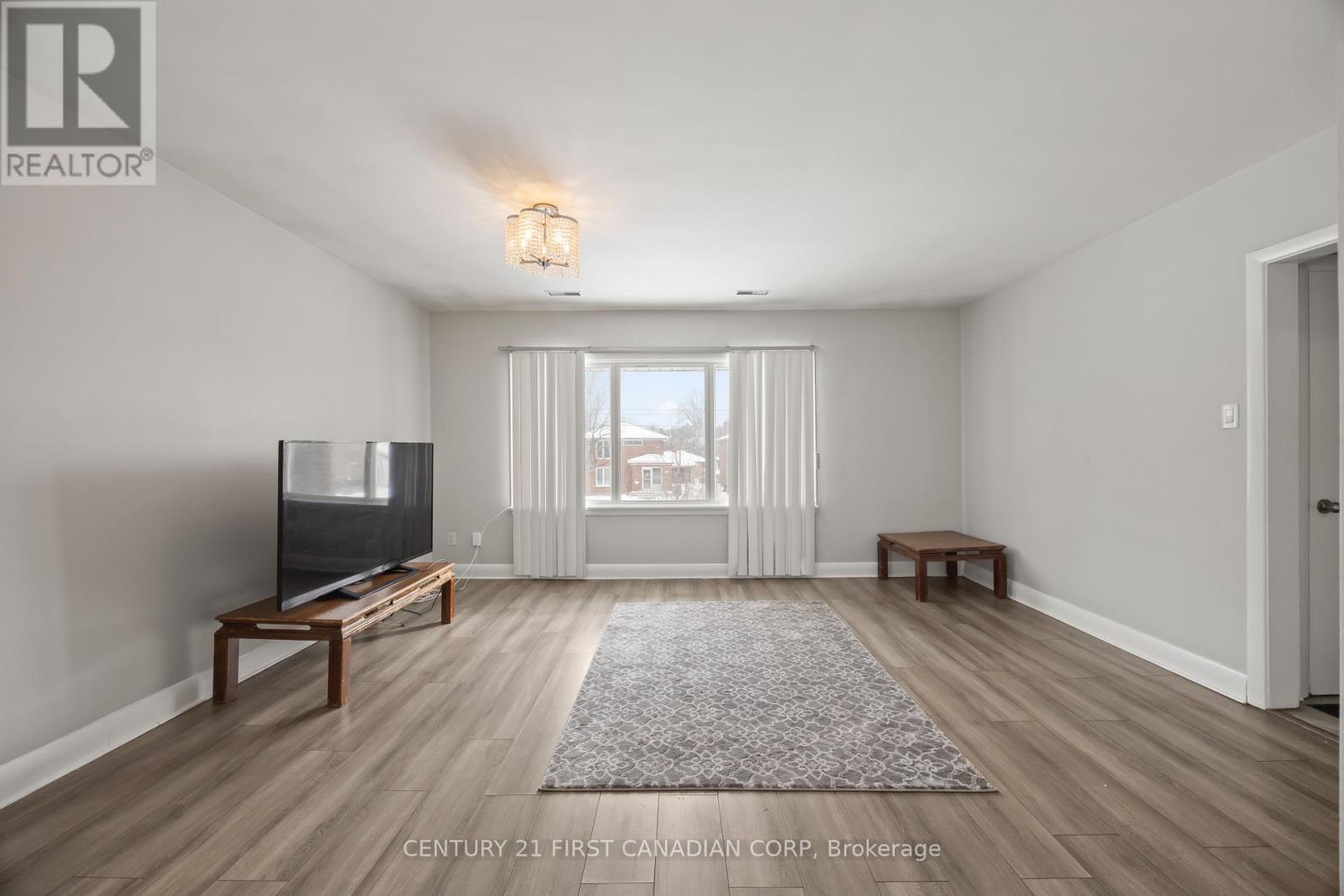 Photo 16 of 39 for 664 Cheapside Street