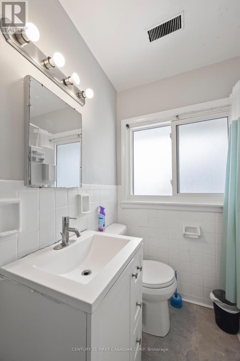 664 Cheapside Street, London East, Ontario  N5Y 3Y2 - Photo 5 - X12750844