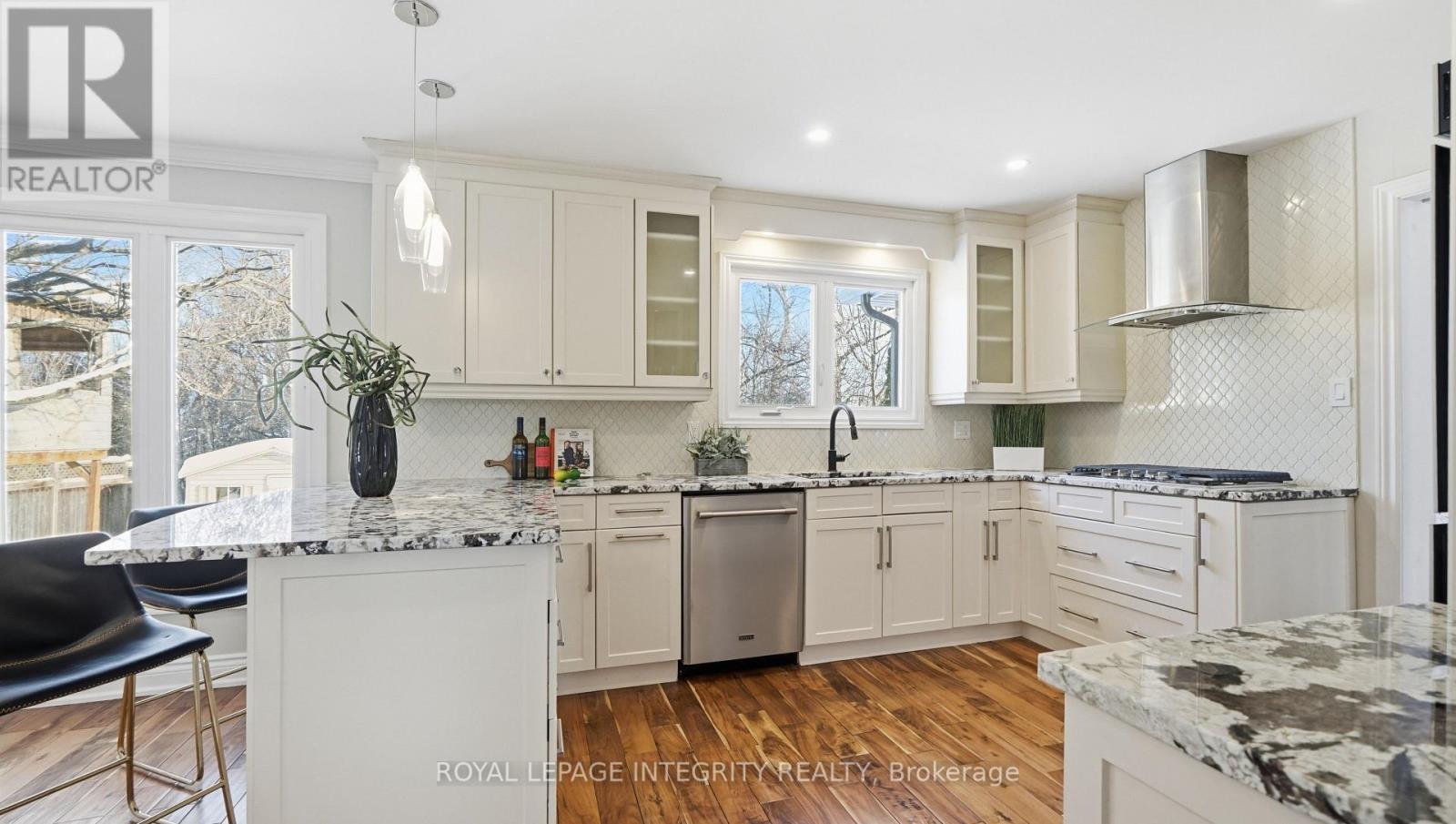 1055 Plante Drive, Ottawa, Ontario  K1V 9E5 - Photo 12 - X12752060