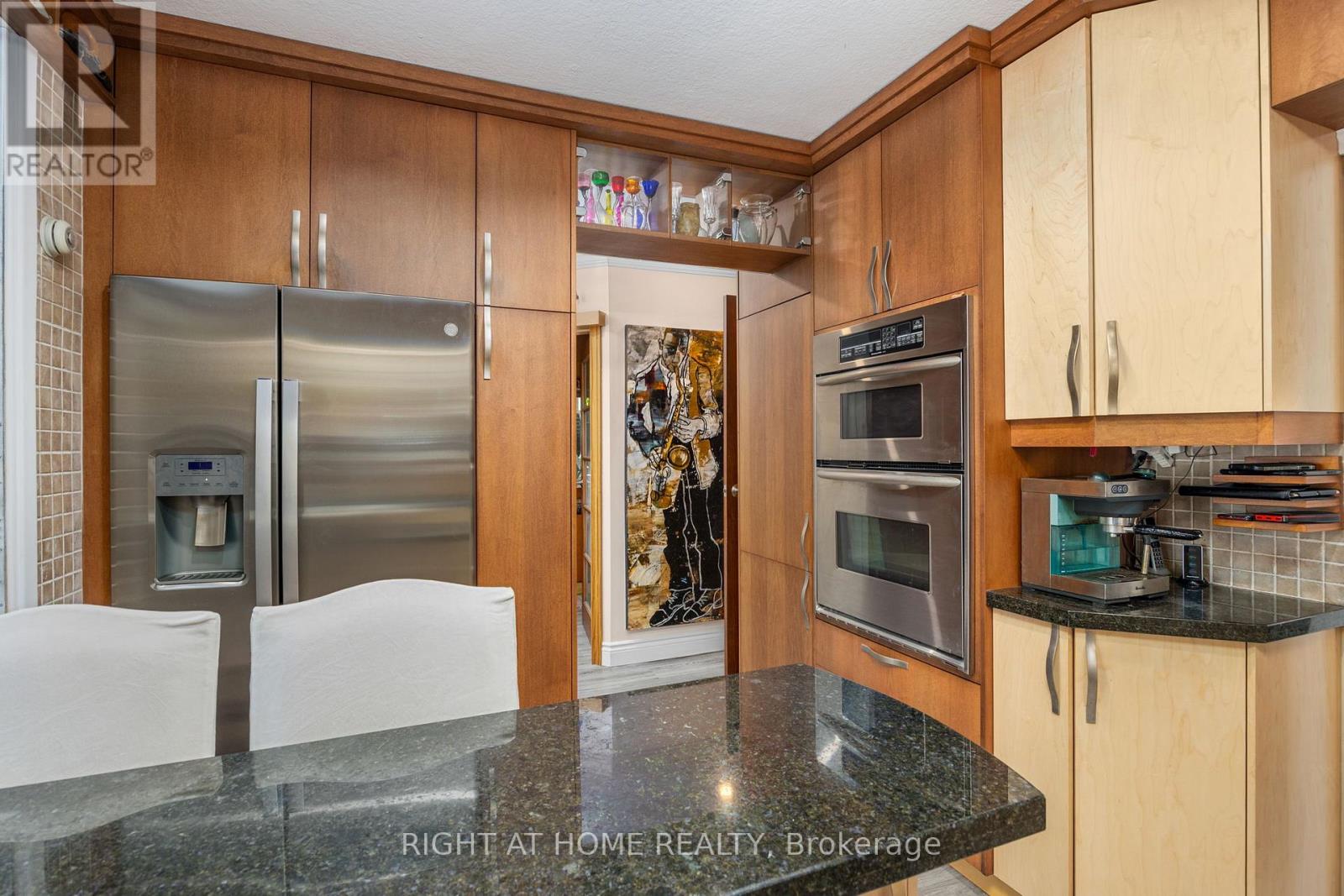 107 Otter Crescent, Toronto (Bedford Park-Nortown), Ontario  M5N 2W9 - Photo 12 - C12752054