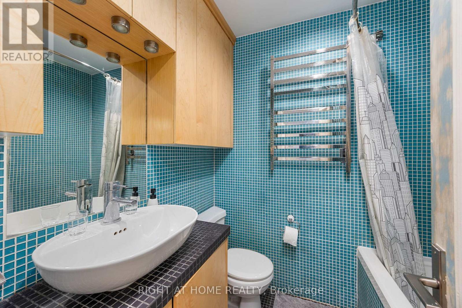 107 Otter Crescent, Toronto (Bedford Park-Nortown), Ontario  M5N 2W9 - Photo 19 - C12752054