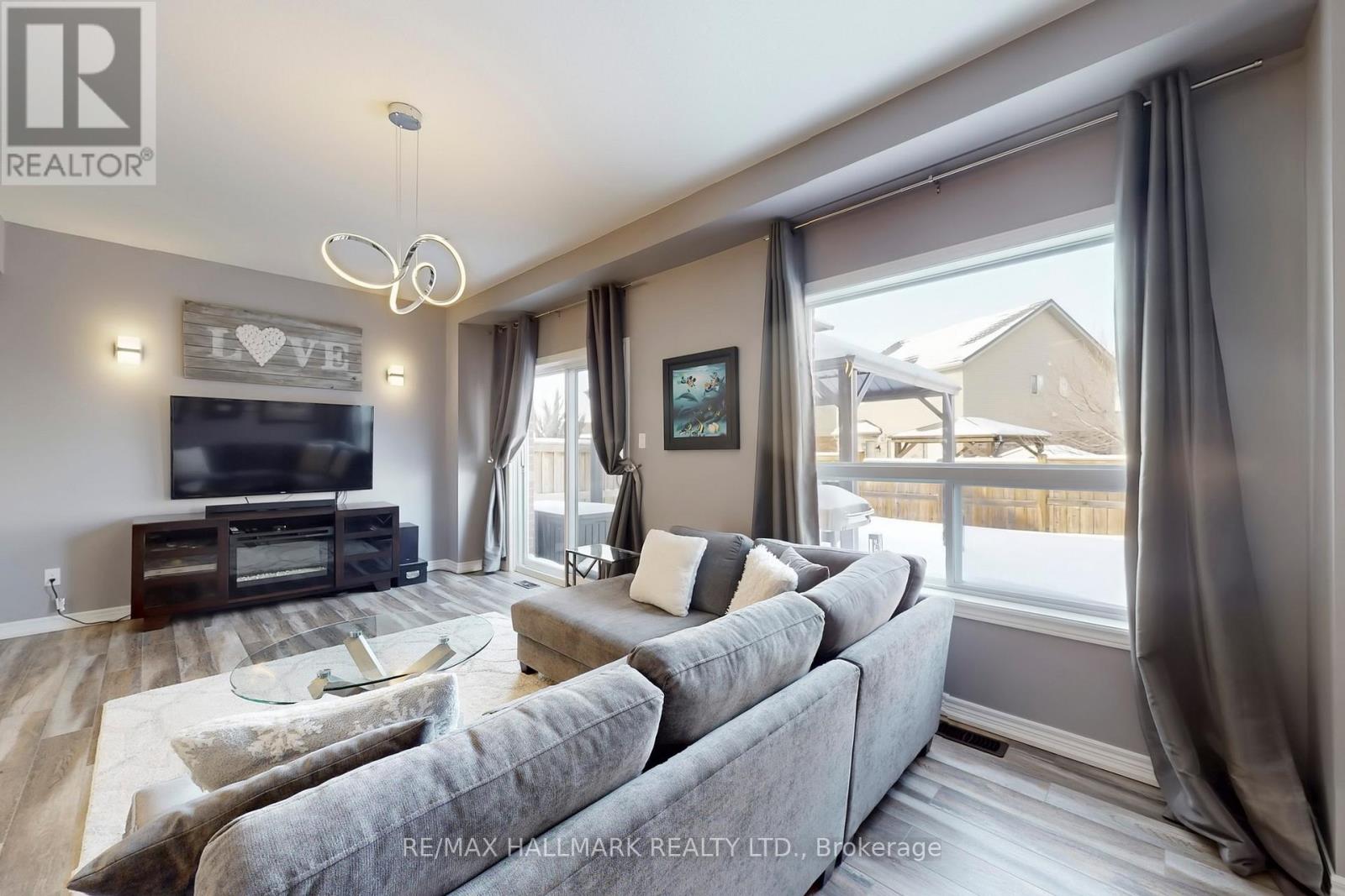 32 Burt Avenue, New Tecumseth, Ontario  L9R 0G8 - Photo 6 - N12752044