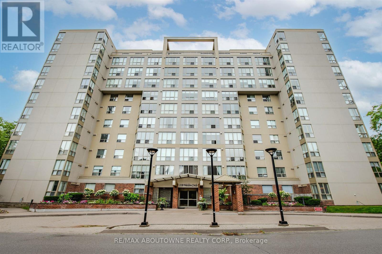 903 - 1110 Walden Circle, Mississauga, Ontario  L5J 4R3 - Photo 2 - W12752050