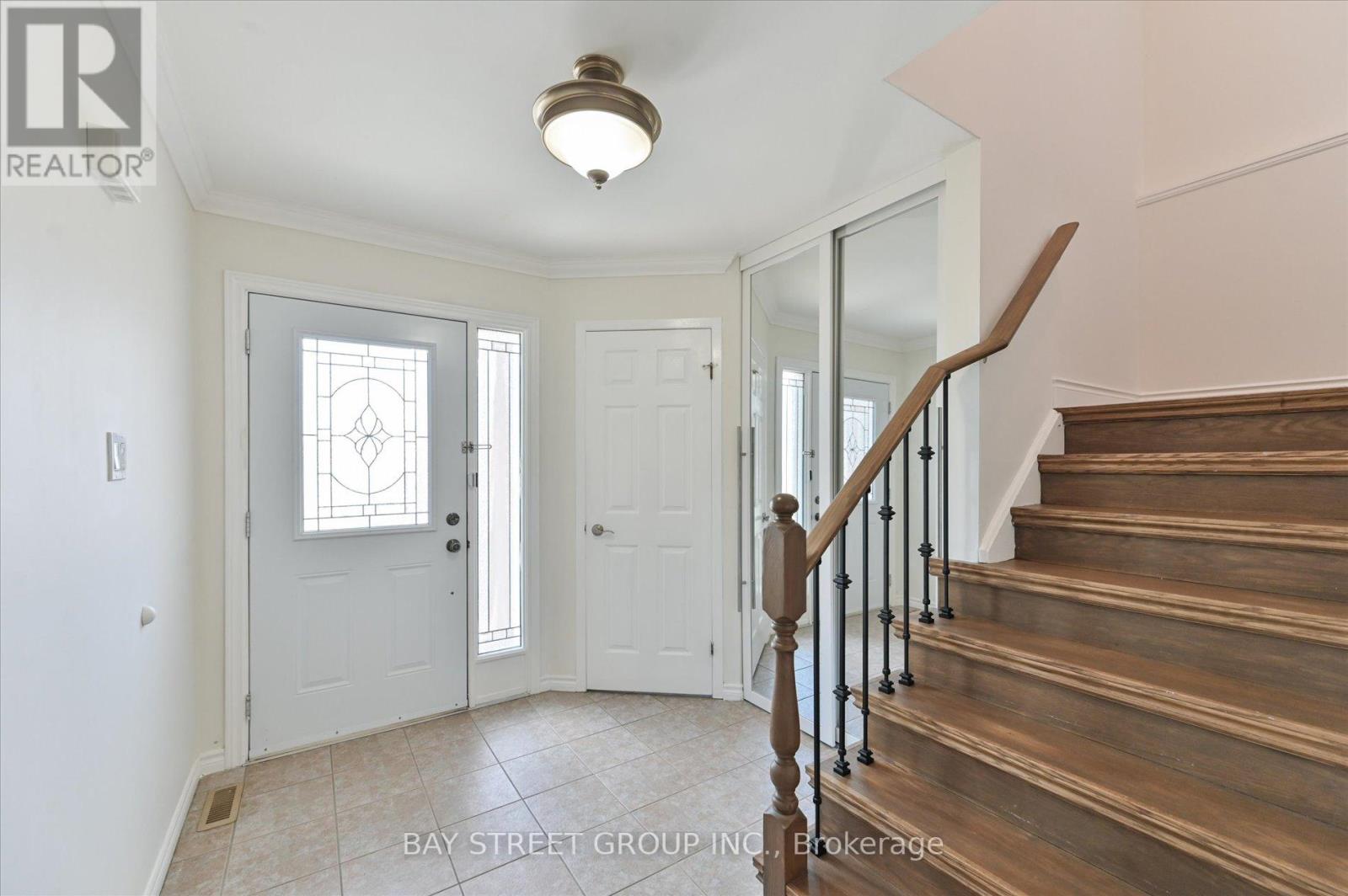 378 East 24th Street, Hamilton, Ontario  L8V 4V2 - Photo 3 - X12752080