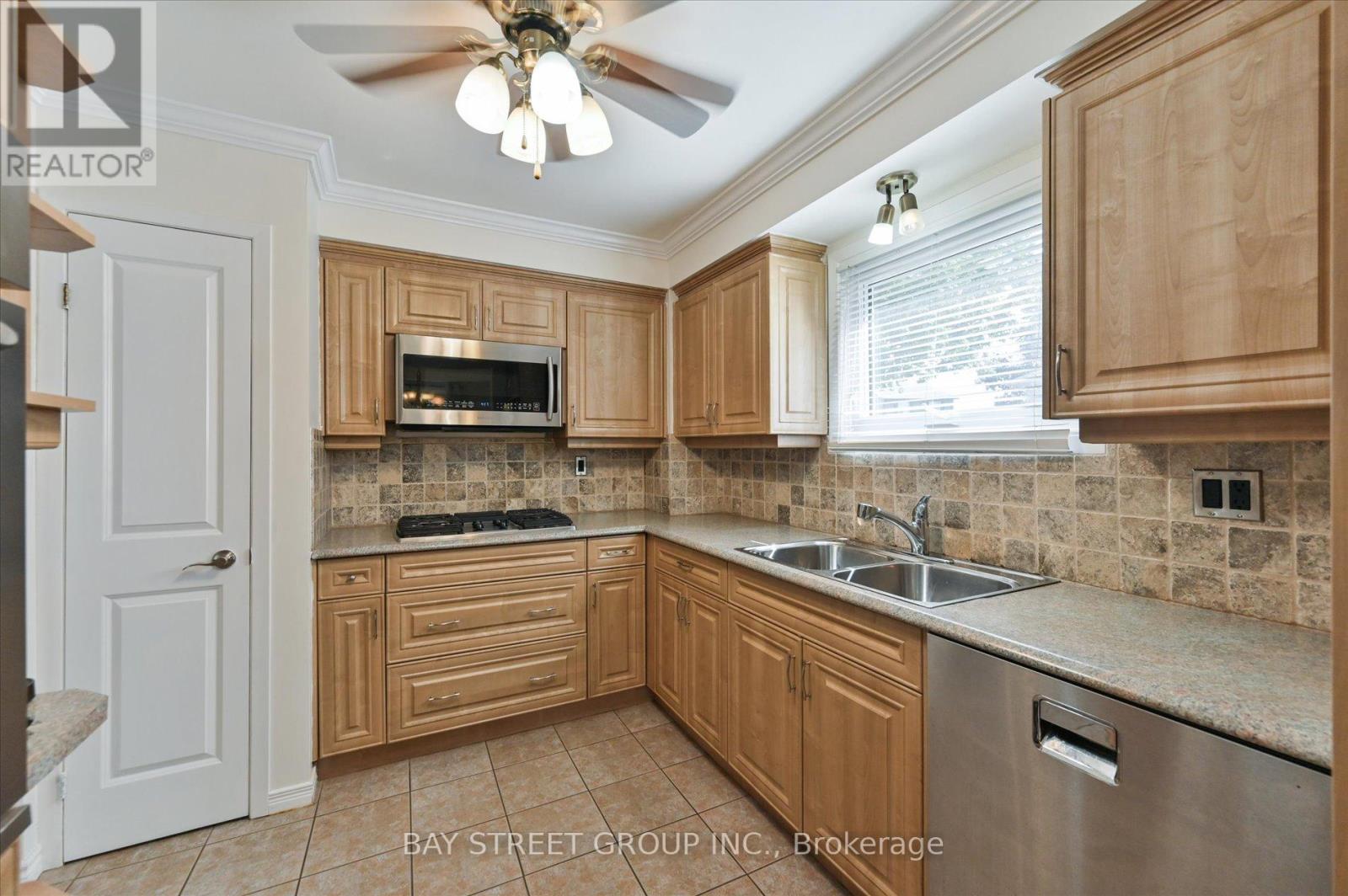 378 East 24th Street, Hamilton, Ontario  L8V 4V2 - Photo 7 - X12752080