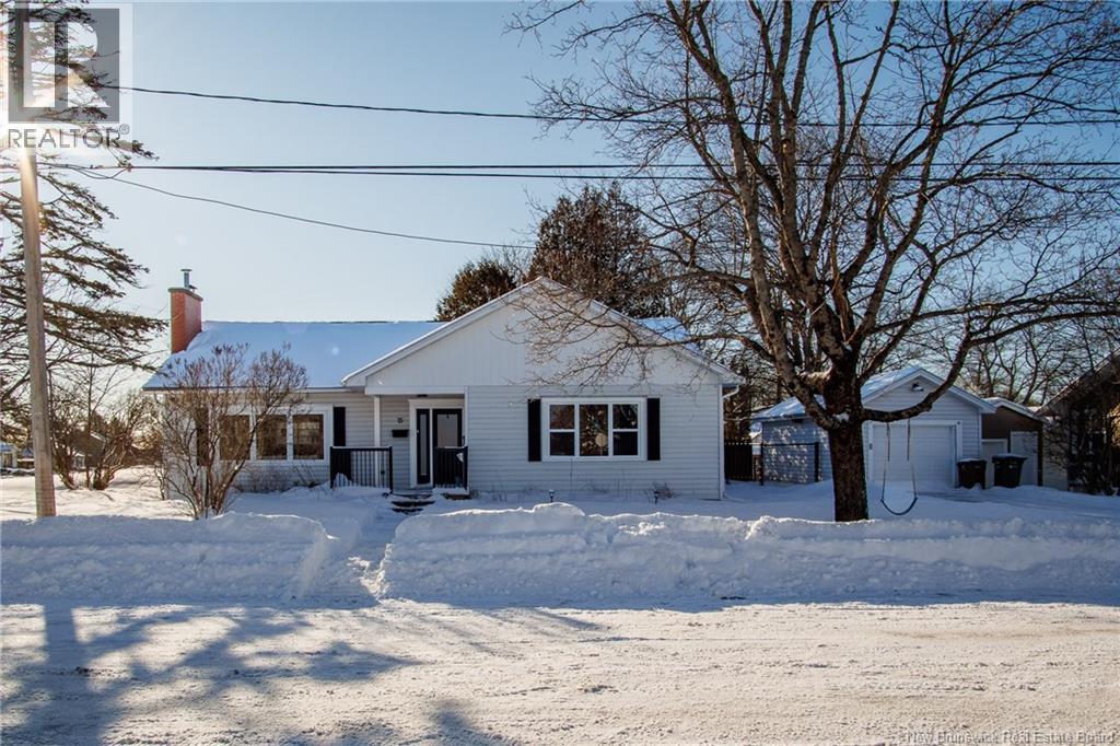 15 Fenton Drive, Saint John, New Brunswick  E2M 4E6 - Photo 1 - NB132900