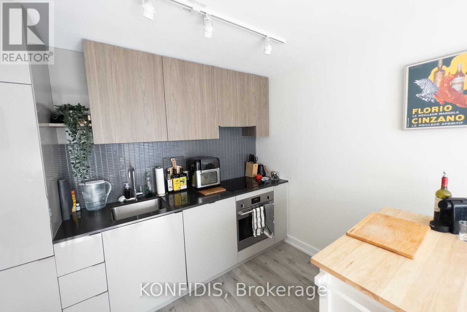 732 - 161 Roehampton Avenue, Toronto, Ontario  M4P 0C8 - Photo 11 - C12752094