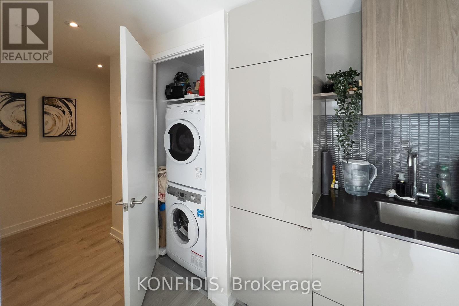 732 - 161 Roehampton Avenue, Toronto, Ontario  M4P 0C8 - Photo 8 - C12752094