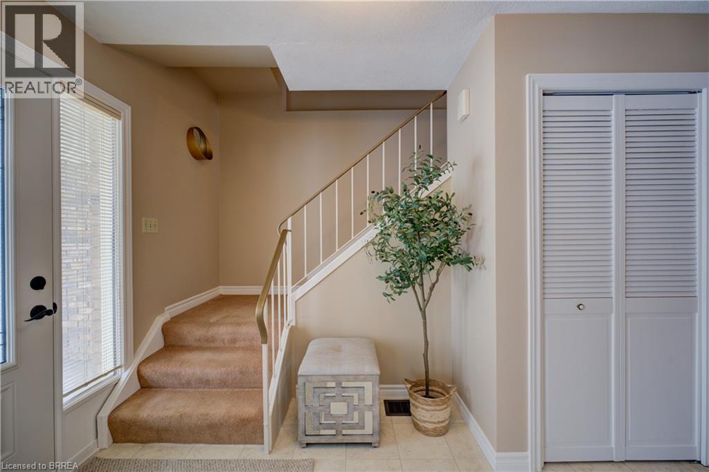 8 Wildflower Lane, Brantford, Ontario  N3R 6B4 - Photo 4 - 40797505