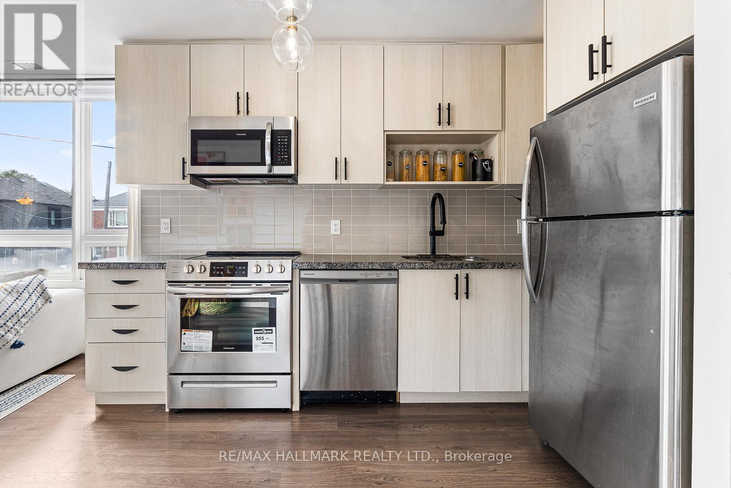 201 - 1110 Briar Hill Avenue, Toronto, Ontario  M6B 0A9 - Photo 11 - W12749800