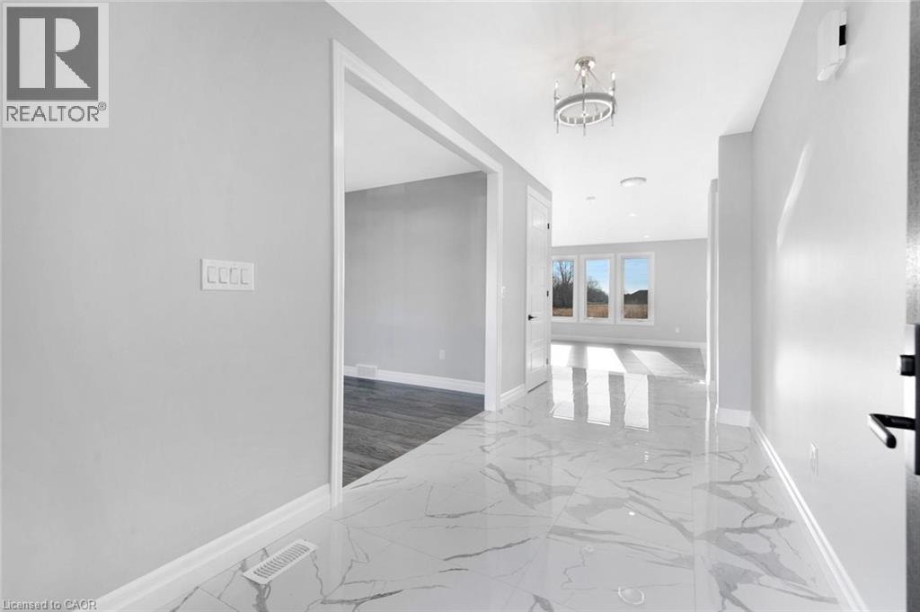 221 Cowan Court, Amherstburg, Ontario  N9V 0G9 - Photo 3 - 40802551