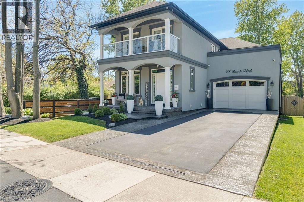 958 BEACH Boulevard, Hamilton, Ontario