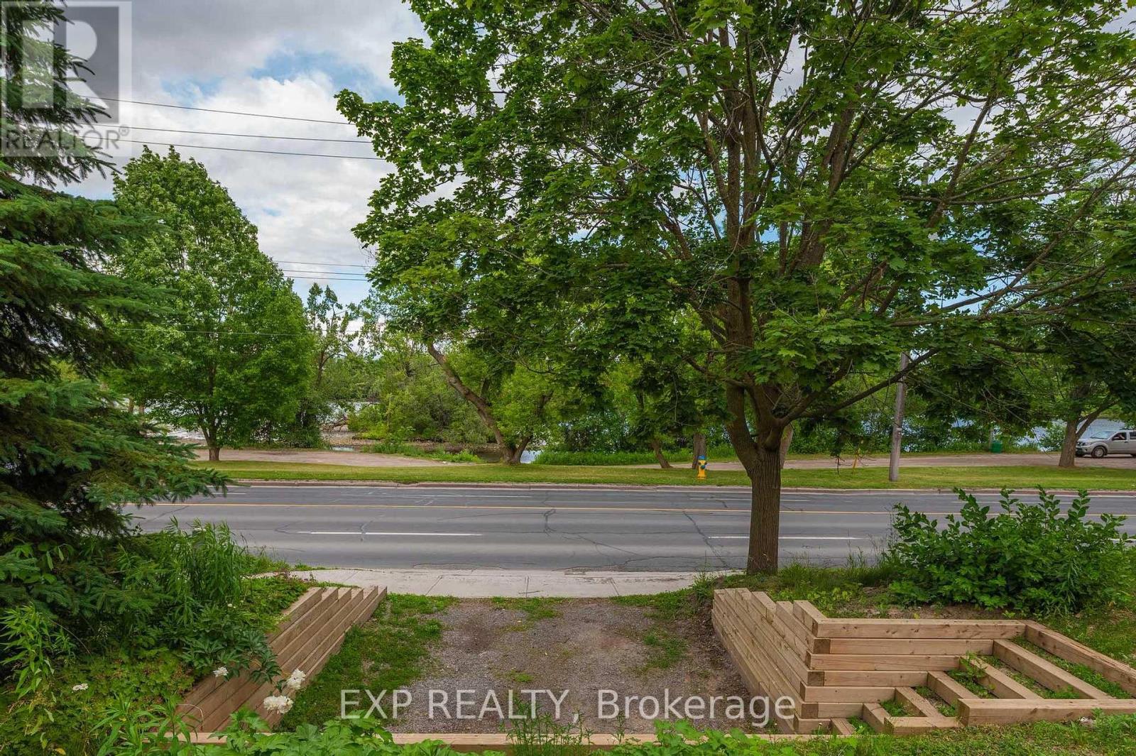 1033 Water Street, Peterborough, Ontario  K9H 3P5 - Photo 3 - X12752086