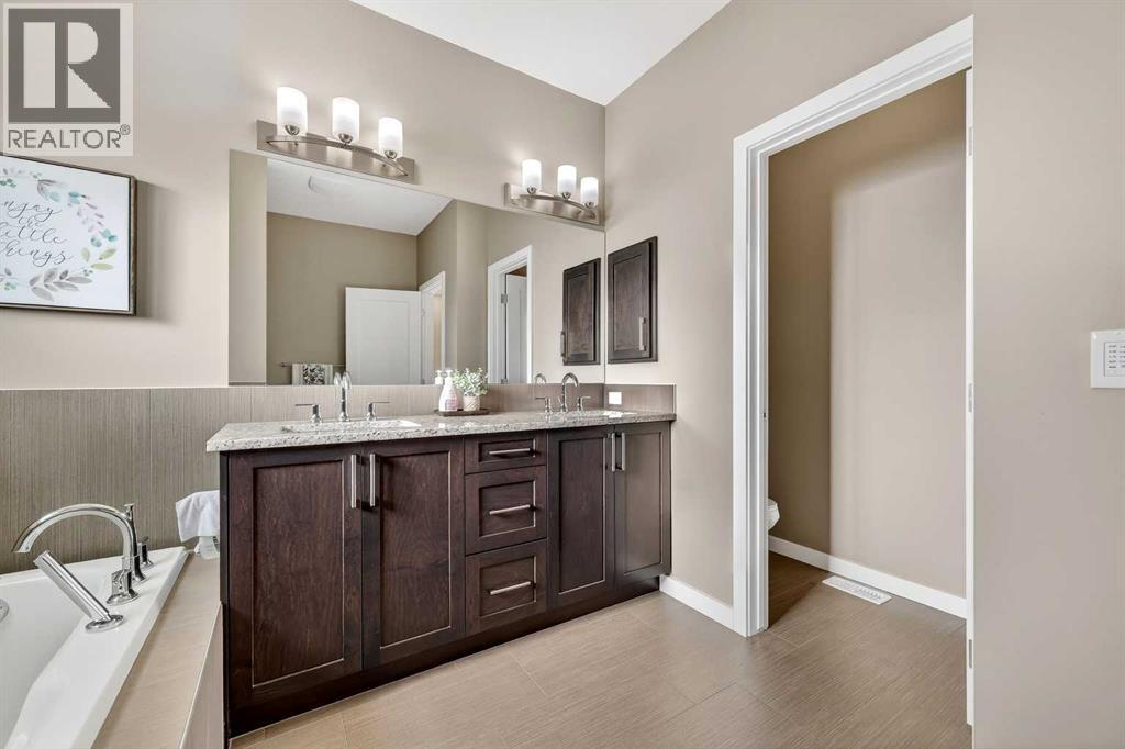 133 Heartland Way, Cochrane, Alberta  T4C 0M5 - Photo 36 - A2278690