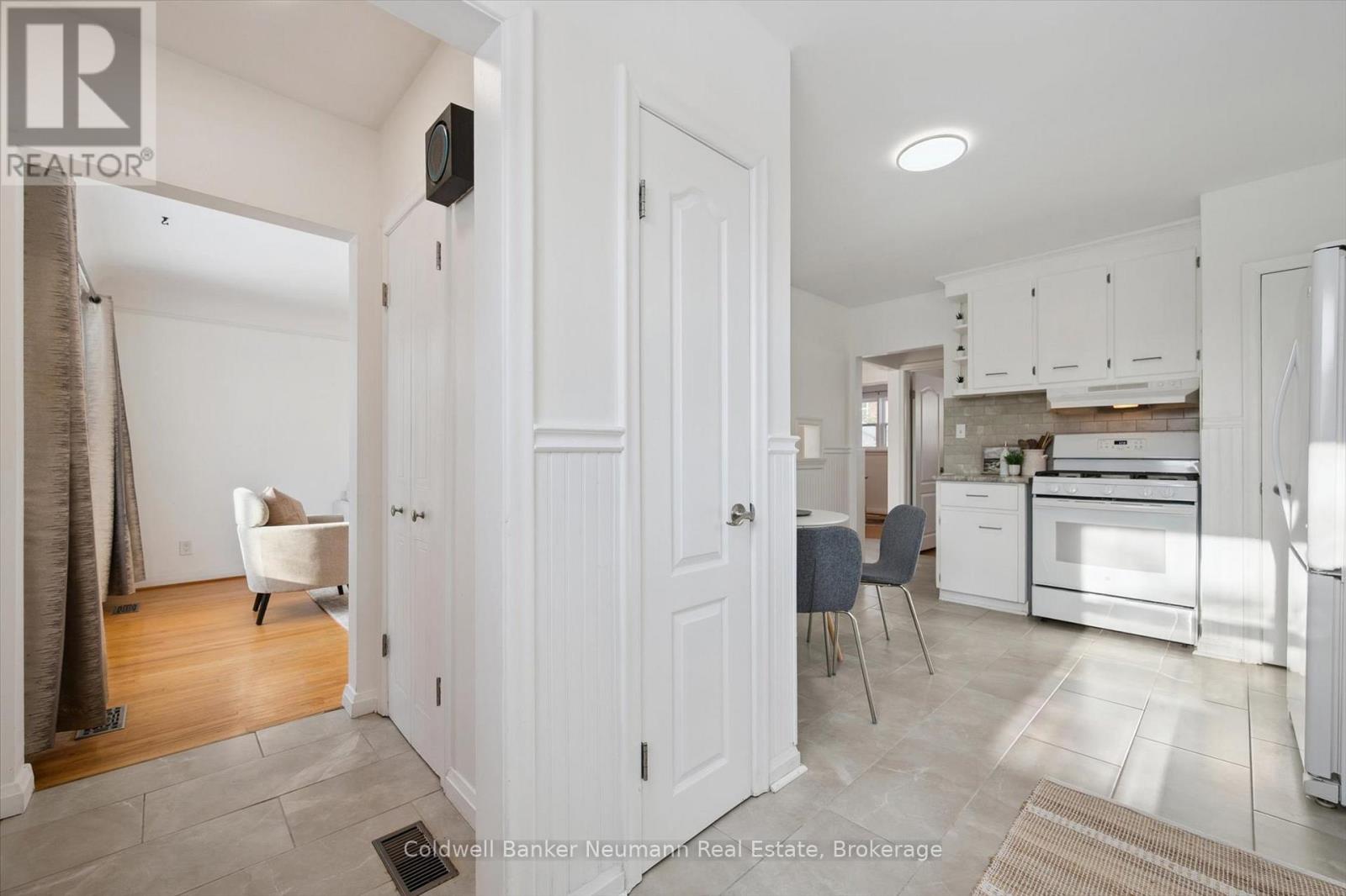 25 Collingwood Street, Guelph, Ontario  N1E 3R2 - Photo 10 - X12752226