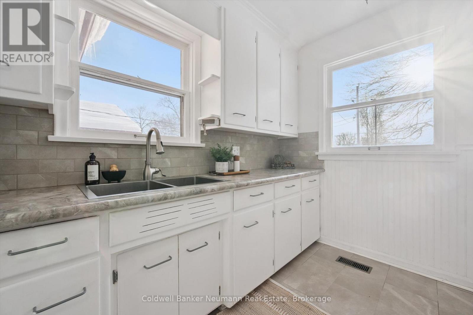 25 Collingwood Street, Guelph, Ontario  N1E 3R2 - Photo 8 - X12752226