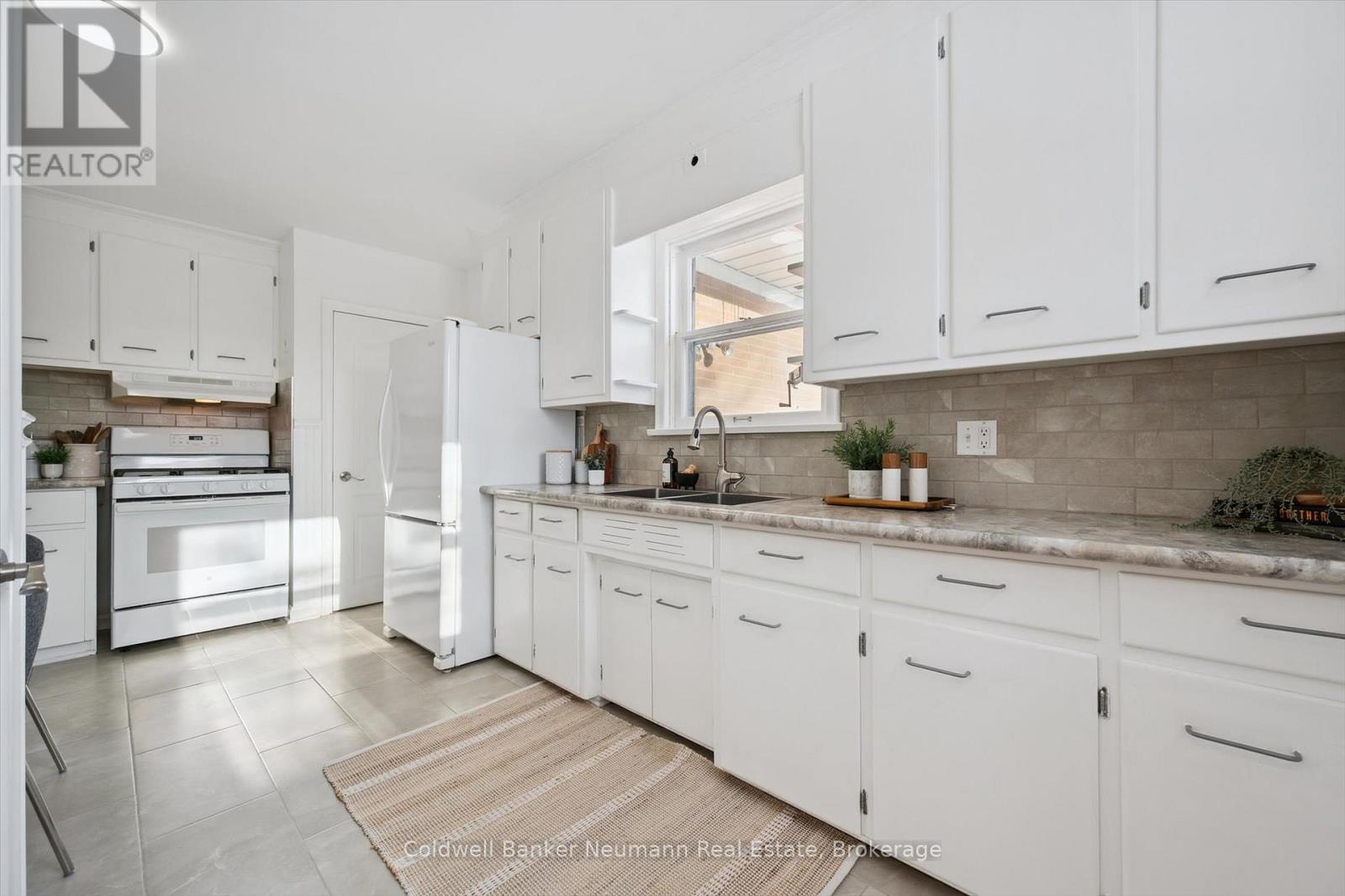 25 Collingwood Street, Guelph, Ontario  N1E 3R2 - Photo 9 - X12752226