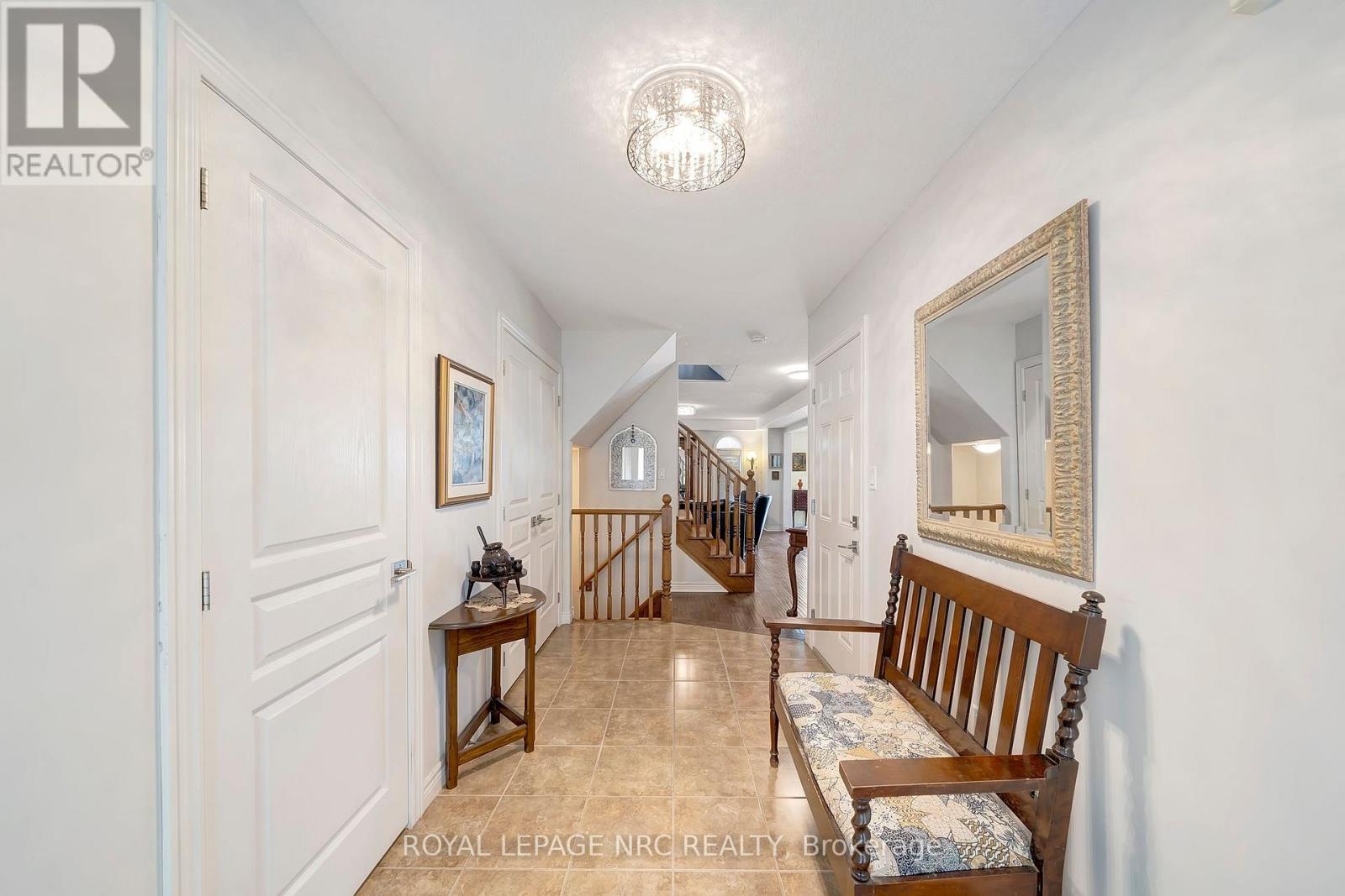 4471 Garden Gate Terrace, Lincoln, Ontario  L3J 1M1 - Photo 4 - X12752182