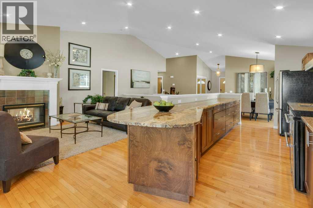 63 Edgepark Villas Nw, Calgary, Alberta  T3A 3S2 - Photo 8 - A2281608