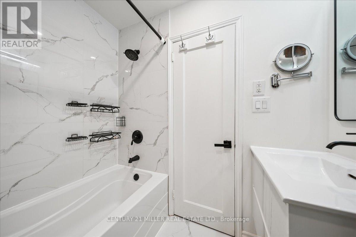 94 Castlewood Road, Toronto, Ontario  M5N 2L4 - Photo 23 - C12752176