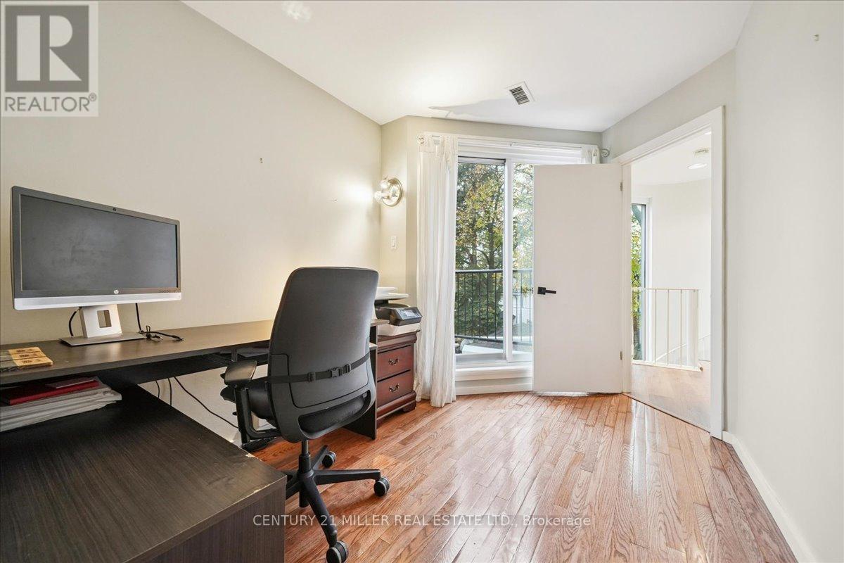 94 Castlewood Road, Toronto, Ontario  M5N 2L4 - Photo 25 - C12752176