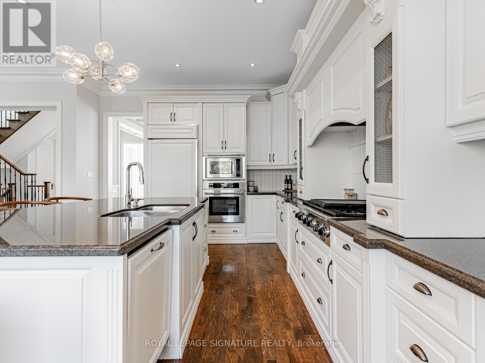 472 Deloraine Avenue, Toronto, Ontario  M5M 2B8 - Photo 19 - C12752188