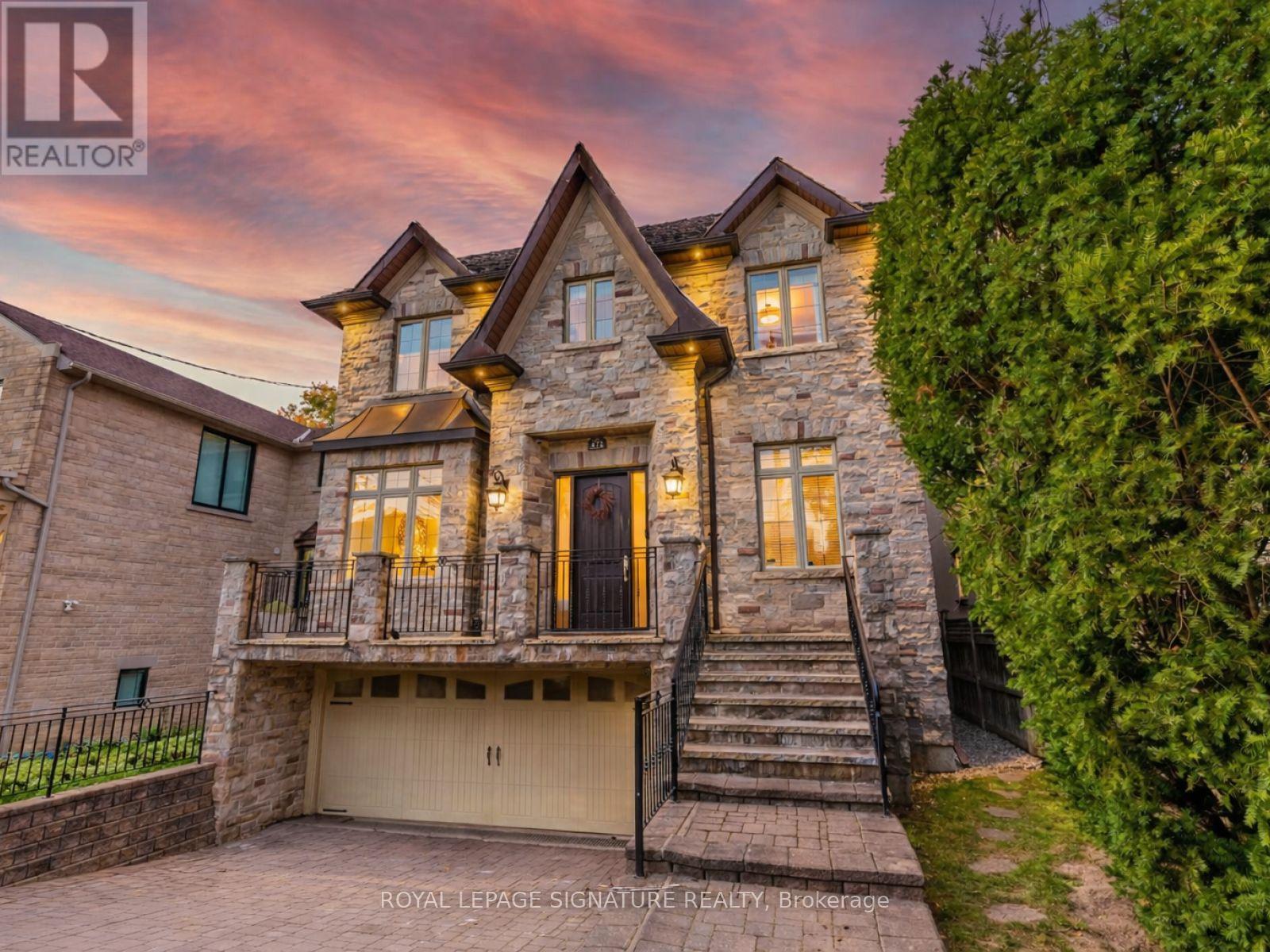 472 Deloraine Avenue, Toronto, Ontario  M5M 2B8 - Photo 2 - C12752188