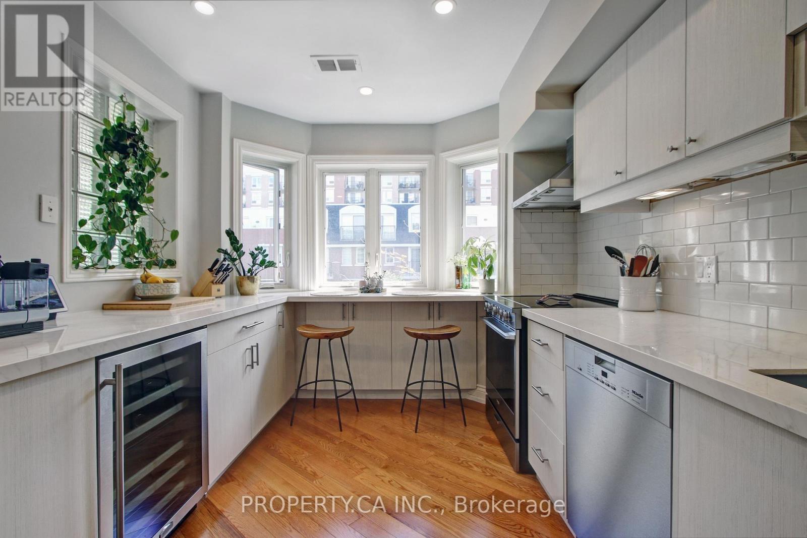 B - 42 Shank Street, Toronto, Ontario  M6J 3T9 - Photo 13 - C12752224